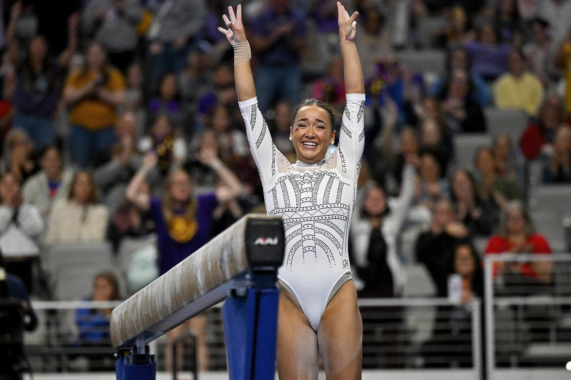 Epic photos of Livvy Dunne and the elite LSU gymnastics team