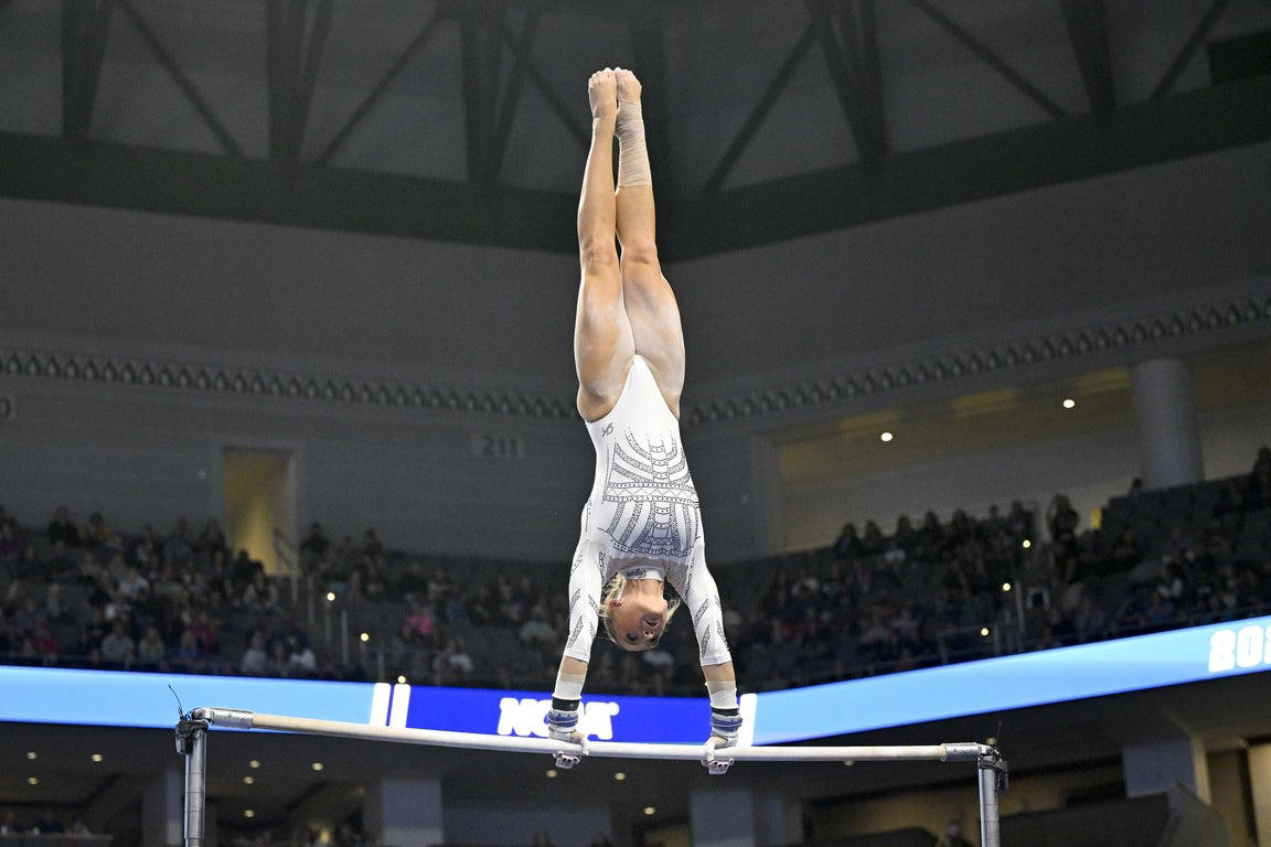 Epic photos of Livvy Dunne and the elite LSU gymnastics team