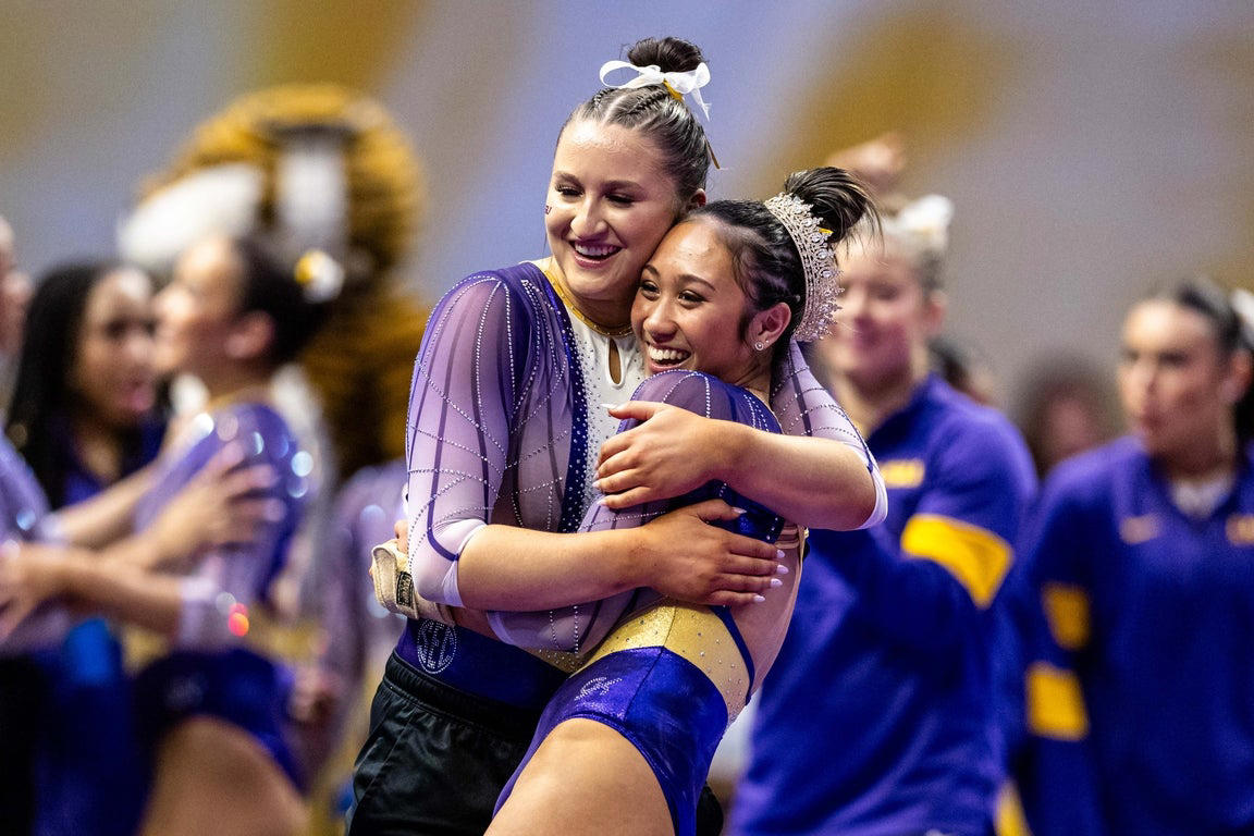 Epic photos of Livvy Dunne and the elite LSU gymnastics team