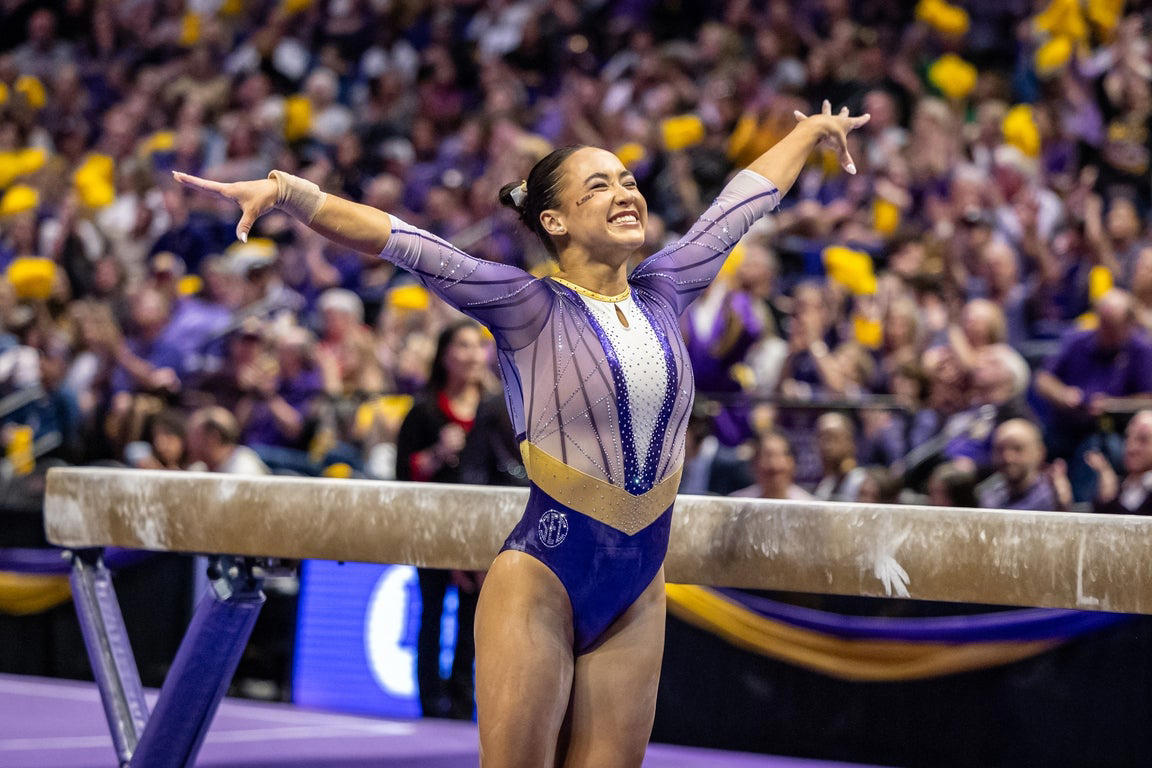 Epic photos of Livvy Dunne and the elite LSU gymnastics team