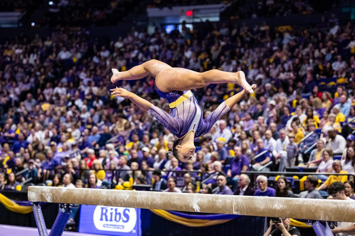 Epic photos of Livvy Dunne and the elite LSU gymnastics team