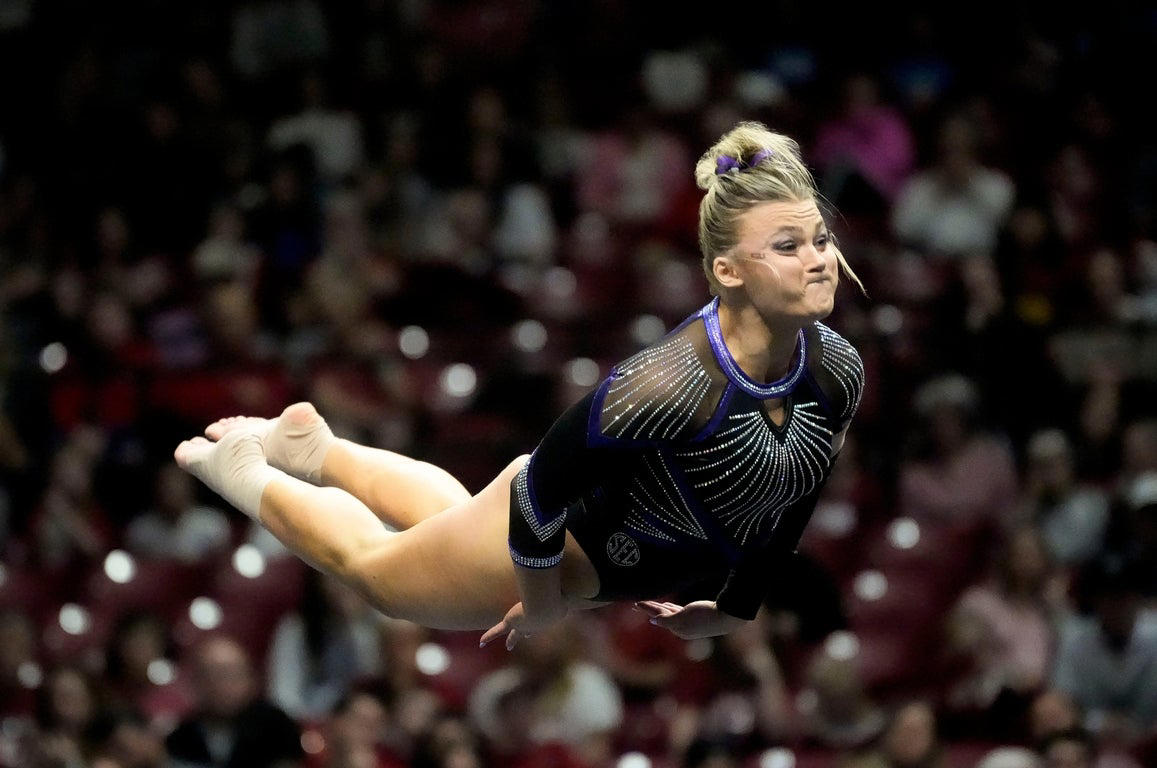Epic photos of Livvy Dunne and the elite LSU gymnastics team