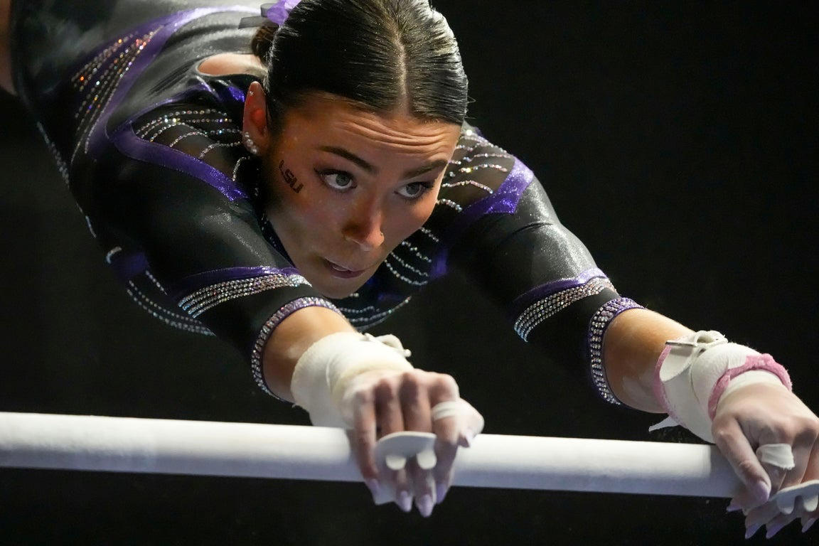 Epic photos of Livvy Dunne and the elite LSU gymnastics team
