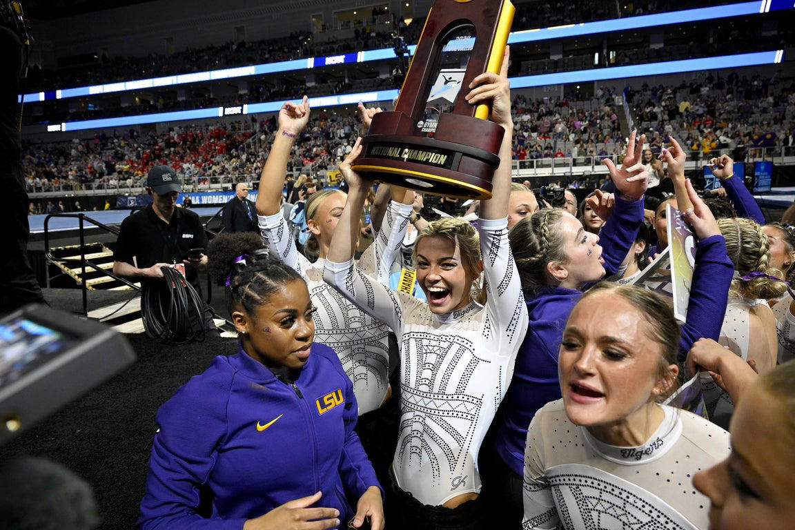 Epic photos of Livvy Dunne and the elite LSU gymnastics team