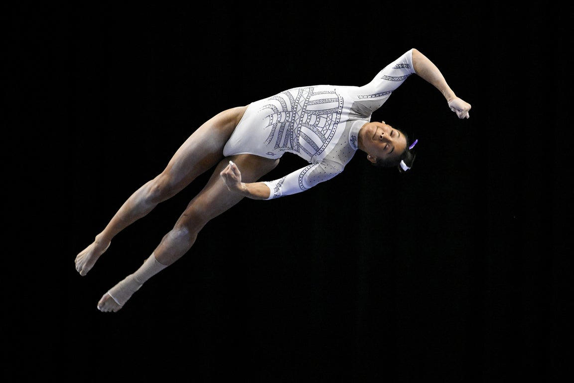 Epic photos of Livvy Dunne and the elite LSU gymnastics team
