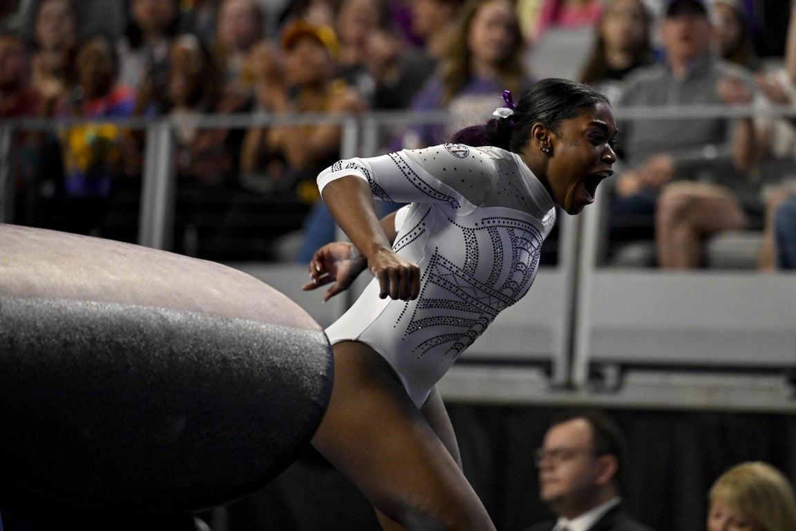 Epic photos of Livvy Dunne and the elite LSU gymnastics team