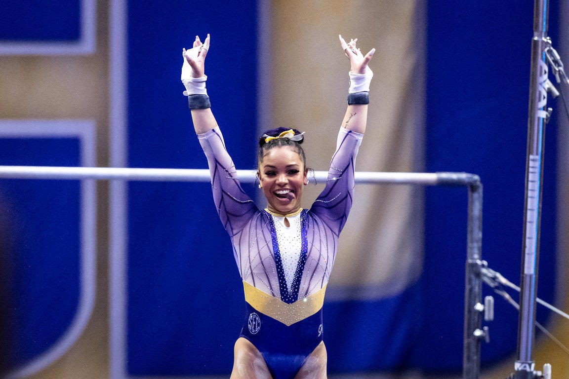 Epic photos of Livvy Dunne and the elite LSU gymnastics team