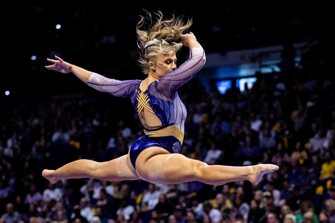 Epic photos of Livvy Dunne and the elite LSU gymnastics team