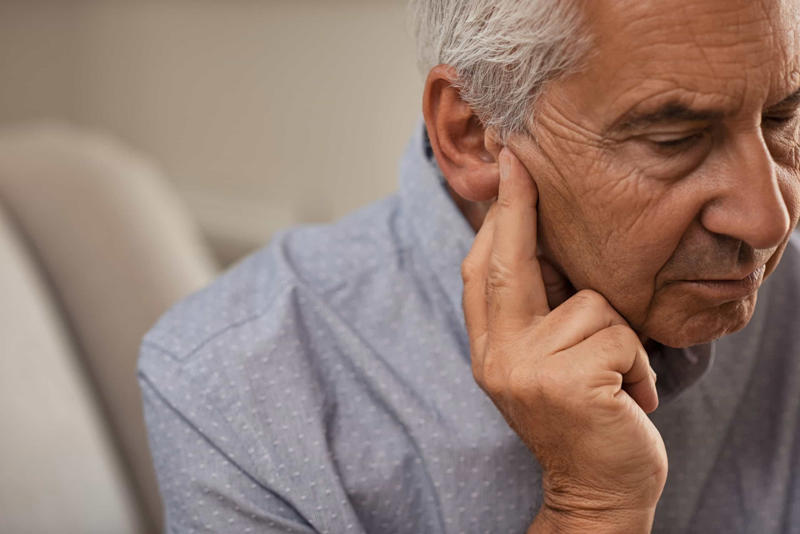 What is dementia?, Risk factors for dementia, Other possible factors, What changes can you make?, Eat a healthy diet, New reseach, Eat a balanced diet, Exercise regularly, Control your alcohol intake, How to do it, Stay social, Keep your mind active, Sleep well, Quit smoking, Treat depression, Keep learning, Protect your brain, Keep an eye on your health