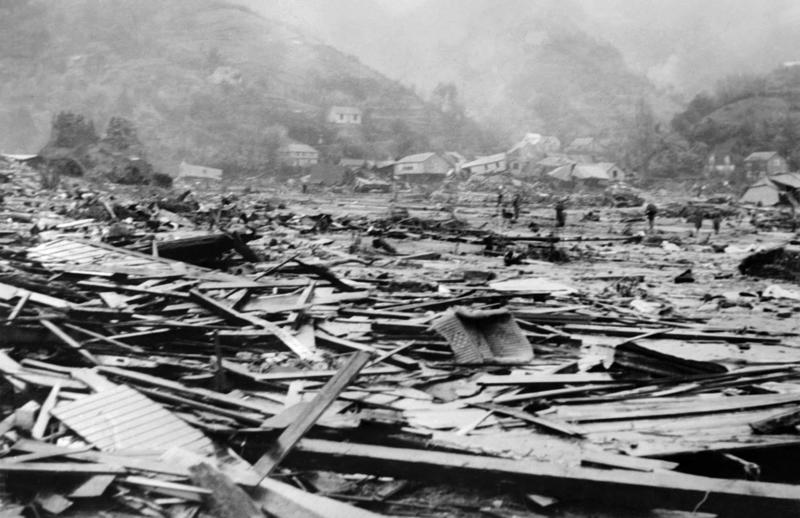 Greenland, 2017, Alaska, 1958, Indonesia, 1674, Italy, 1963, Japan, 1896, Japan, 2011, Chile, 1868, Japan, 1707, Japan, 1498, Indonesia, 1883, Portugal, 1755, Indonesia, 2004