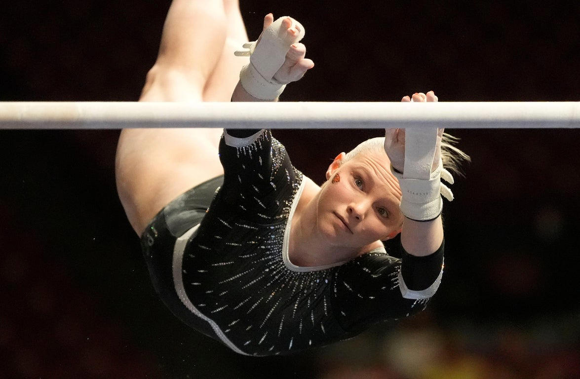 Extraordinary photos spotlight Livvy Dunne, Audrey Davis among star collegiate gymnasts