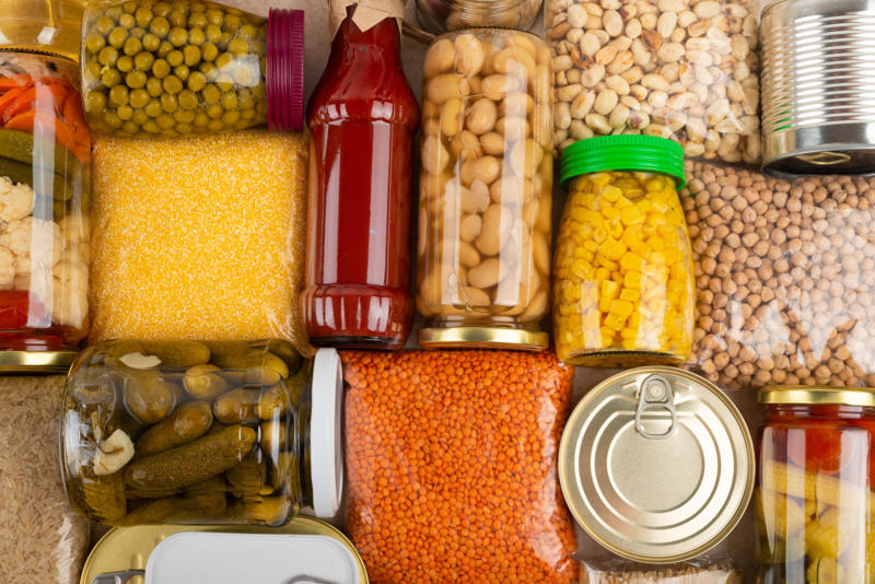Hard to avoid it Once you start, you can't stop?, Ultra-processed vs. processed, Fighting evolutionary factors, Industrial processes, Something sinister?, Highly modified, Hard to avoid it, Starch slurry, Missing nutrients, Fast digestion, Gut health, Hyper-palatability, "Eat more" environment, Healthier alternatives