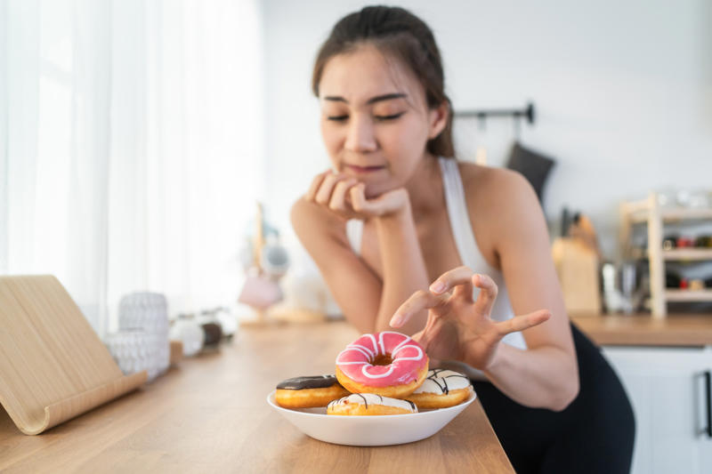 Gut health Once you start, you can't stop?, Ultra-processed vs. processed, Fighting evolutionary factors, Industrial processes, Something sinister?, Highly modified, Hard to avoid it, Starch slurry, Missing nutrients, Fast digestion, Gut health, Hyper-palatability, "Eat more" environment, Healthier alternatives