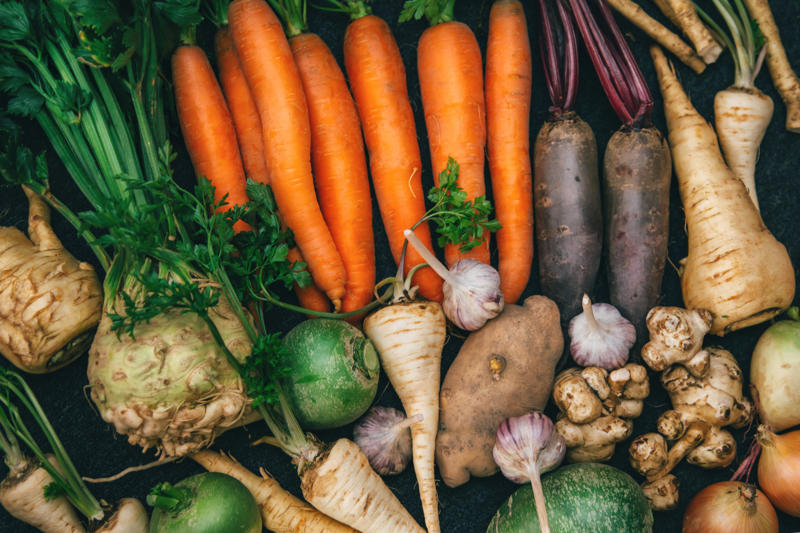 Alkaline foods, High-fiber foods, Watery foods, Lean poultry and meats, Root vegetables, Aloe vera, Lemon water