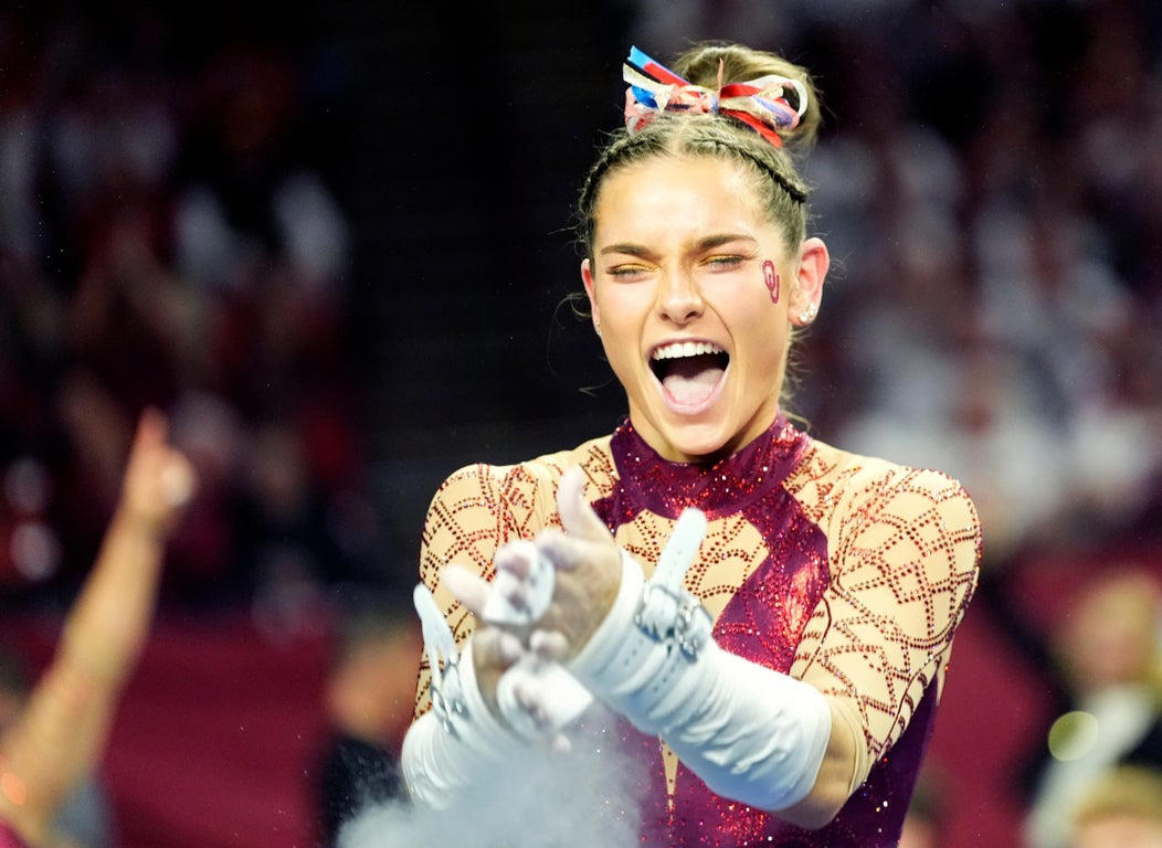 Extraordinary photos spotlight Livvy Dunne, Audrey Davis among star collegiate gymnasts