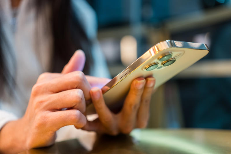Mobile phones Looking beyond, Alternative methods, Lost in translation, Conflict foreshadowing, New discovery, Who was he?, Vision and sound, Low's predictions, Going granular, Mobile phones, Renewable energy, Cinematic experience, Clothing
