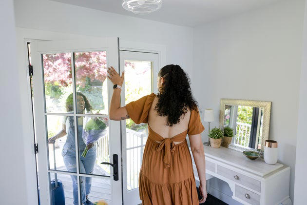 Not Providing Clean Sheets Or Towels, Hovering, Ignoring Allergies, Not Welcoming Your Guest Into Your Home, Not Sharing Important House Information, Failing To Communicate About Plans And Expectations For The Visit