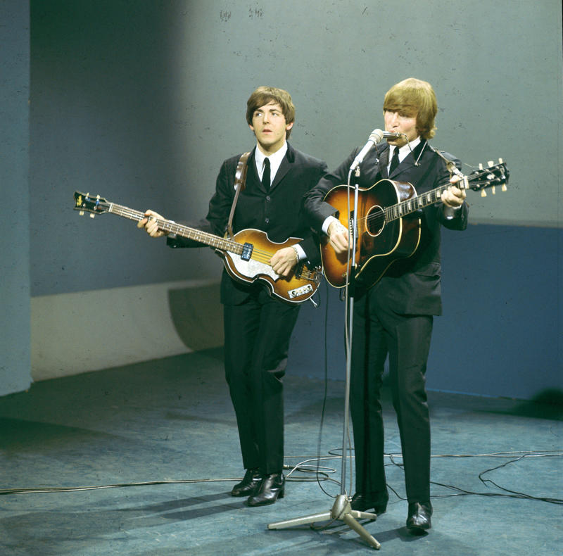 Gibson 1962 J-160E (John Lennon) – US$2.41 million Martin 1930 OM-45 Deluxe (Roy Rogers) – US4,500, Fender 1965 Stratocaster (Jimi Hendrix) – US0,000, Rex Acoustic (Paul McCartney) – US5,000, Rickenbacker 1962 425 (George Harrison) – US7,000, Gibson 1964 ES-335 TDC (Eric Clapton) – US7,500, Fender 'Blackie' Stratocaster (Eric Clapton) – US9,500, Gibson 1959 Les Paul Standard (Keith Richards) – US million, Gibson 1957 Les Paul (Duane Allman) – US.25 million, Martin 1942 D-18 (Elvis Presley) – US.32 million, Fender 1954 Stratocaster (David Gilmour) – US.815 million, Gibson 1962 J-160E (John Lennon) – US.41 million, Kramer Custom (Eddie Van Halen) – US.932 million, Fender 1969 Mustang (Kurt Cobain) – US.6 million