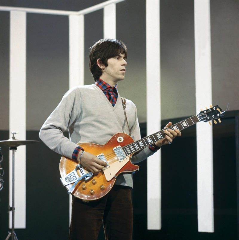 Gibson 1959 Les Paul Standard (Keith Richards) – US$1 million Martin 1930 OM-45 Deluxe (Roy Rogers) – US4,500, Fender 1965 Stratocaster (Jimi Hendrix) – US0,000, Rex Acoustic (Paul McCartney) – US5,000, Rickenbacker 1962 425 (George Harrison) – US7,000, Gibson 1964 ES-335 TDC (Eric Clapton) – US7,500, Fender 'Blackie' Stratocaster (Eric Clapton) – US9,500, Gibson 1959 Les Paul Standard (Keith Richards) – US million, Gibson 1957 Les Paul (Duane Allman) – US.25 million, Martin 1942 D-18 (Elvis Presley) – US.32 million, Fender 1954 Stratocaster (David Gilmour) – US.815 million, Gibson 1962 J-160E (John Lennon) – US.41 million, Kramer Custom (Eddie Van Halen) – US.932 million, Fender 1969 Mustang (Kurt Cobain) – US.6 million