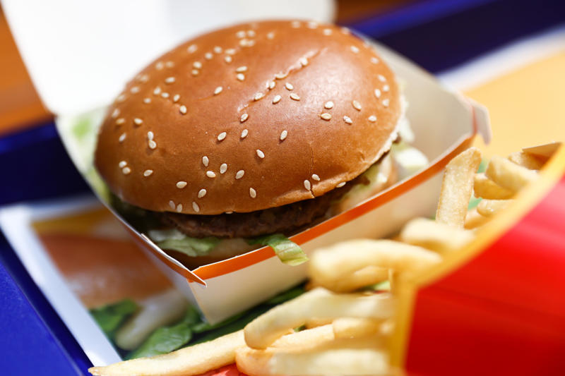 McDonald's Culver's, Five Guys, In-N-Out Burger, Shake Shack, McDonald's, Burger King, Smashburger, Jack in the Box, Whataburger, Steak 'n Shake, Fuddruckers, Fatburger, Carl's Jr.