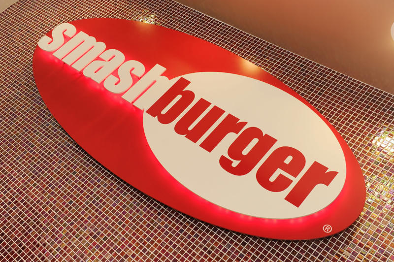 Smashburger Culver's, Five Guys, In-N-Out Burger, Shake Shack, McDonald's, Burger King, Smashburger, Jack in the Box, Whataburger, Steak 'n Shake, Fuddruckers, Fatburger, Carl's Jr.