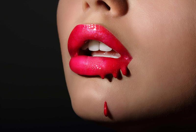 Letting your lipstick bleed Picking the wrong color foundation, Stretching your eye for the perfect wing, Applying blush too low, Testing foundation on your wrist, Overwashing your face, Putting on makeup in bad lighting, Keeping your mascara too long, Wearing waterproof mascara every day, Putting bronzer all over your face, Sleeping in your makeup, Too much concealer, Doing your lips first, Using too much mascara on the bottom lashes, Skipping the neck, Not changing your foundation with the season, Letting your lipstick bleed, Not doing eyeliner for your eye shape, Doing too much