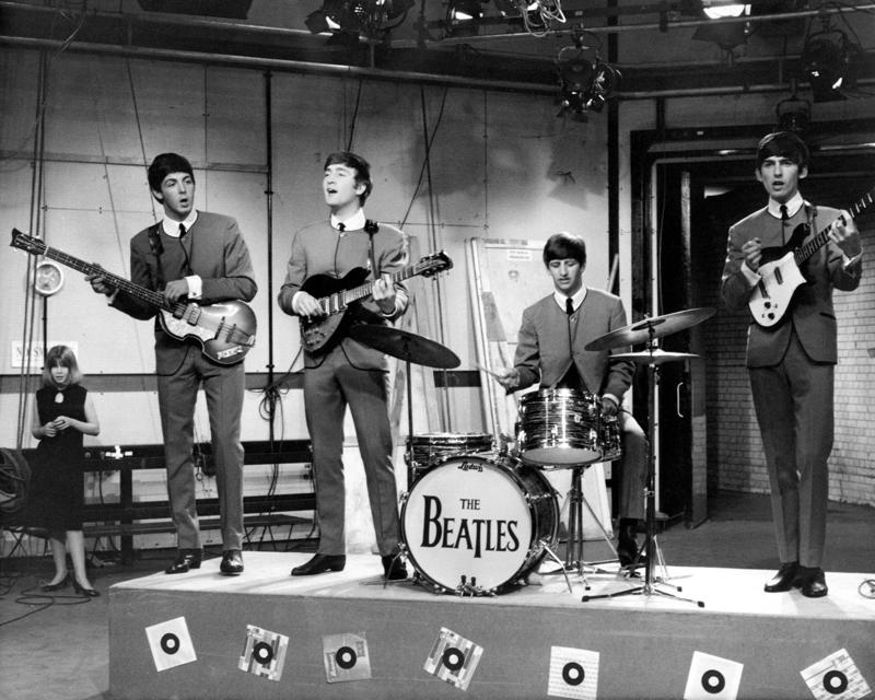Rickenbacker 1962 425 (George Harrison) – US$657,000 Martin 1930 OM-45 Deluxe (Roy Rogers) – US4,500, Fender 1965 Stratocaster (Jimi Hendrix) – US0,000, Rex Acoustic (Paul McCartney) – US5,000, Rickenbacker 1962 425 (George Harrison) – US7,000, Gibson 1964 ES-335 TDC (Eric Clapton) – US7,500, Fender 'Blackie' Stratocaster (Eric Clapton) – US9,500, Gibson 1959 Les Paul Standard (Keith Richards) – US million, Gibson 1957 Les Paul (Duane Allman) – US.25 million, Martin 1942 D-18 (Elvis Presley) – US.32 million, Fender 1954 Stratocaster (David Gilmour) – US.815 million, Gibson 1962 J-160E (John Lennon) – US.41 million, Kramer Custom (Eddie Van Halen) – US.932 million, Fender 1969 Mustang (Kurt Cobain) – US.6 million