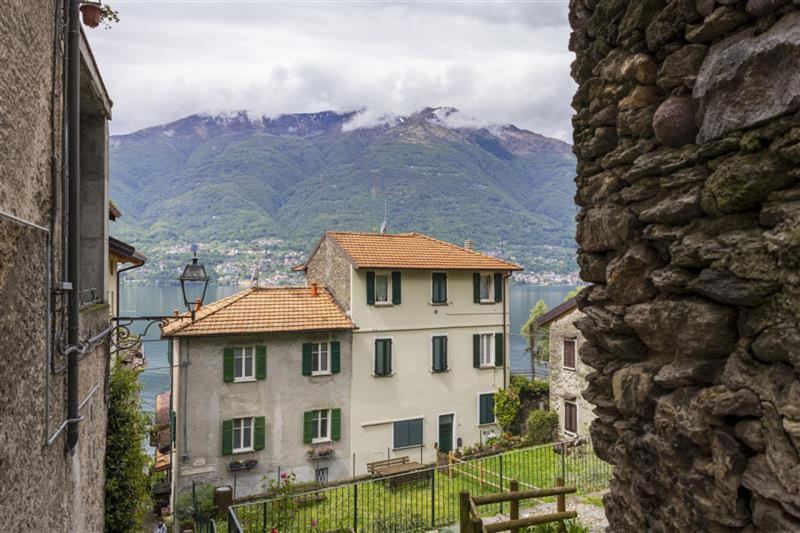 What type of houses are on offer? How did the scheme start?, Why sell the homes for €1?, The benefit to the town, So, what’s the catch?, What type of houses are on offer?, Who can take part?, Fine print for foreigners, Do you have to live in it?, You’ll be on the clock, You need to pay a guarantee, So, how much will it cost?, Bidding wars, So where can I buy a €1 house?, Sardinia, Emilia-Romagna, Campania