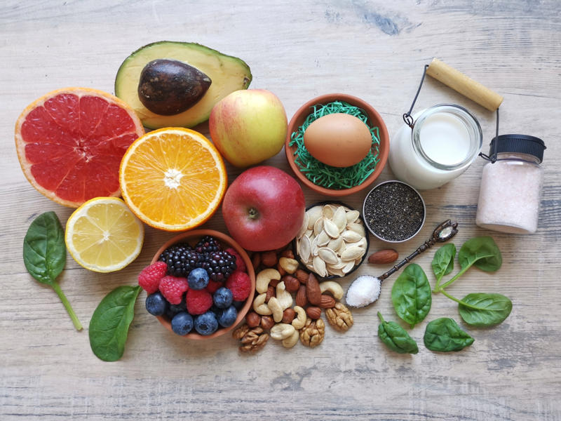 Diet and thyroid health What is the thyroid?, Hormones it produces, Metabolism regulation, Thyroid and brain health, Hypothyroidism, Goiter defined, Thyroid cancer, Weight fluctuations, Neck swelling and pain, Levothyroxine for hypothyroidism, Thyroid surgery, Thyroid and pregnancy, Diet and thyroid health, Living with thyroid disease, When to see a doctor