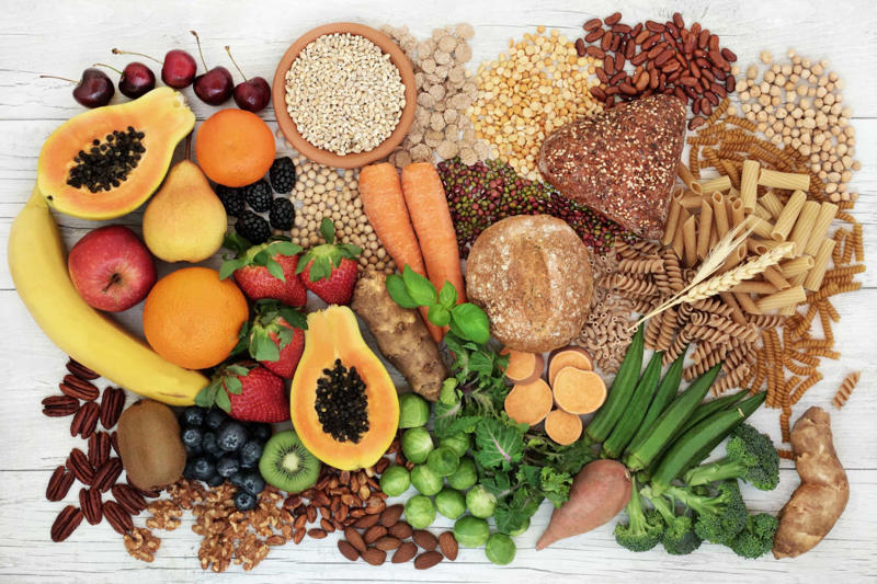 Whole grain high-fiber foods What are the kidneys?, How they work, Promoting a healthy body, Bloodwork, Where are the kidneys?, How kidneys are nourished, How to maintain healthy kidneys, Whole grain high-fiber foods, Limit alcohol intake, Get enough sleep, Underlying health issues, Beware of blood in urine, Kidney disease, Kidney transplant statistics, Simple blood test