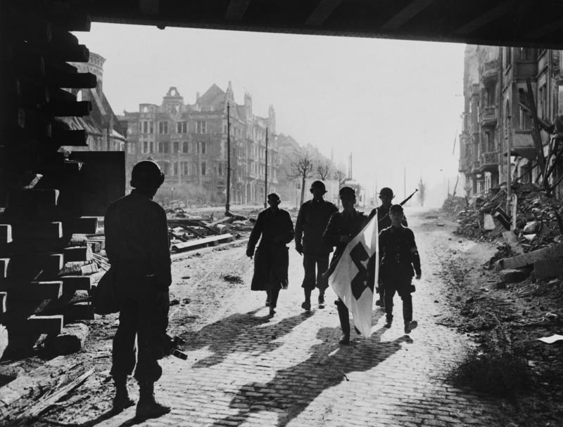 The Red Army was advancing on Berlin The day Hitler died, The Red Army was advancing on Berlin, The death of Mussolini affected Hitler, A notary was present, Last goodbyes, Hitler wanted to set an example, Hitler expelled several of his men before he died, Hitler's remains, By then, several concentration camps had already been liberated, Germany was in ruins, The Cold War had already begun, German scientists were getting ready to flee