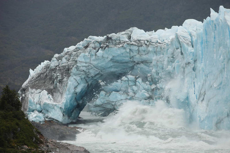 Greenland, 2017, Alaska, 1958, Indonesia, 1674, Italy, 1963, Japan, 1896, Japan, 2011, Chile, 1868, Japan, 1707, Japan, 1498, Indonesia, 1883, Portugal, 1755, Indonesia, 2004