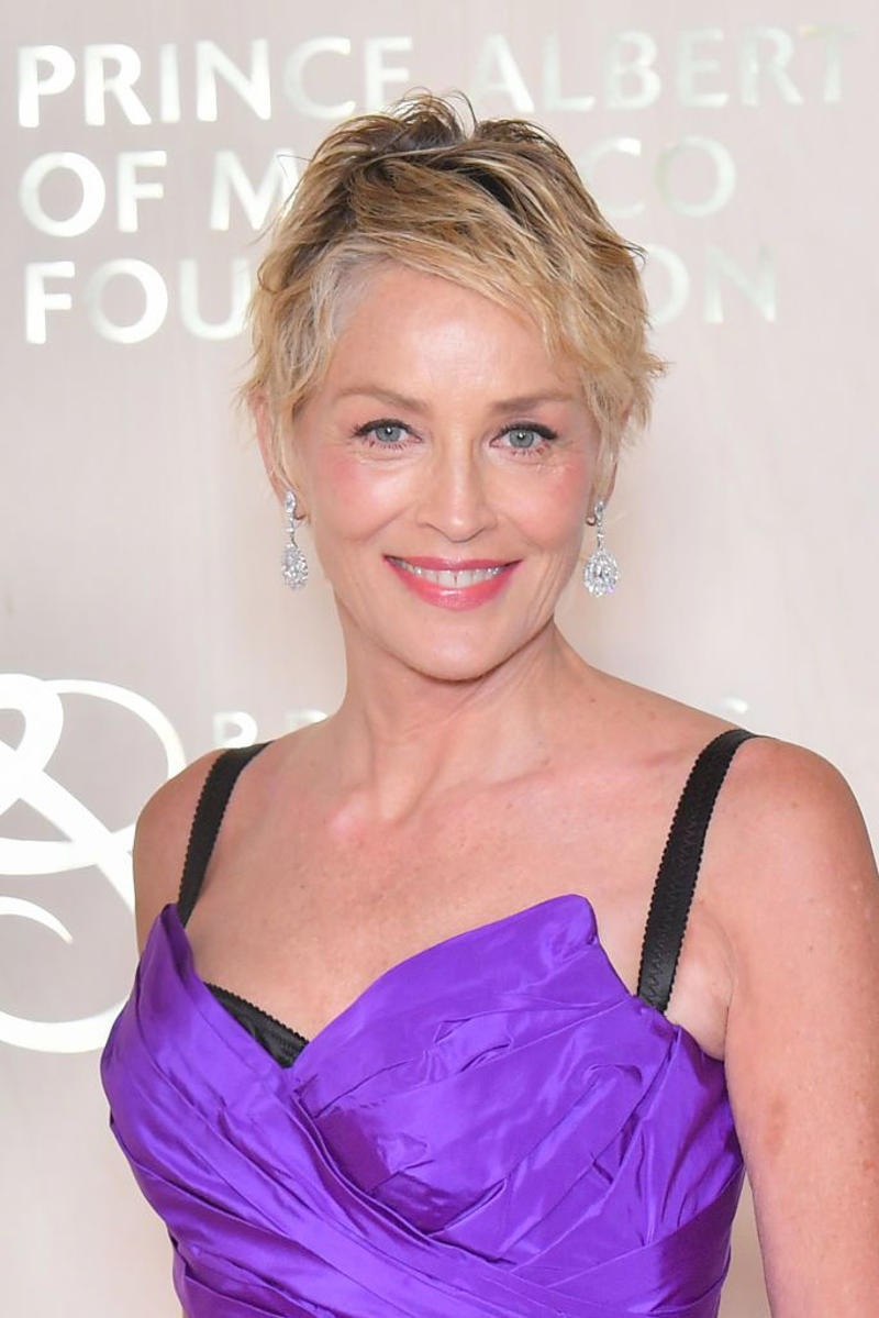 Wavy Side Bob, Shaggy Mullet, Old Hollywood Bob, Choppy Pixie, Slicked-Back Bob , Curtain Bangs and Wet-Look Waves , Slicked to the Side Lob, Straight Pixie Cut , Sweeping Bangs and Layers , Sideswept and Spiky Pixie, Pixie with Fauxhawk , Blunt Bob , Wavy Lob with Side Part , Slicked Back with a Swoop, Voluminous Pixie , Sleek Lob with Side Part , Low Ponytail with Blunt Bangs , Updo with Baby Bangs , Old Hollywood Waves , Curly Bob , Bob with Feathered Bangs , Pompadour Pixie , Bob with Bangs , Piecey Pixie Cut , Wavy Bob , Natural Waves , High Bun with Curtain Bangs , Fauxhawk Updo , Shaggy Lob , Slicked-Back Faux Bob