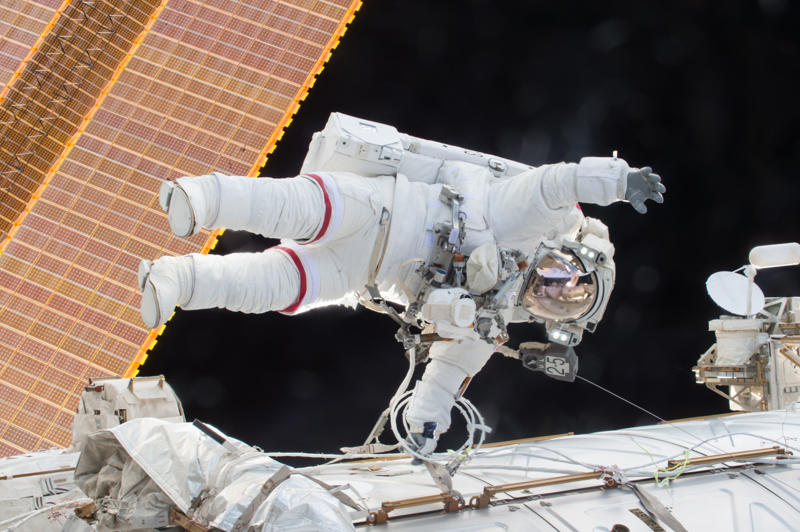 Preparing for deliveries Blastoff!, Staying healthy, Drifting, Northern Lights, Preparing for deliveries, Spacewalk, Space music, Fish-eye effect, Basic hygiene, Team work, Munchies, Tragedy looming, Space tourist