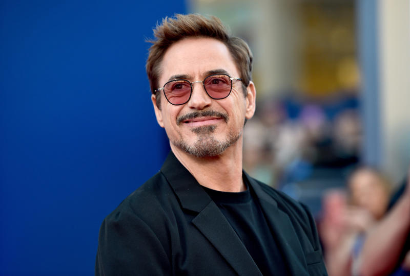 Emma Stone, Nicolas Cage, Al Pacino, Katy Perry, Tom Cruise, Jessica Chastain, Robert Downey Jr., John Travolta, Christina Aguilera, Demi Moore, Chris Rock, Kristen Stewart, Whoopi Goldberg, Mark Wahlberg, Charlize Theron, Lindsay Lohan, Steven Tyler, Michael J. Fox, Arnold Schwarzenegger, David Bowie, Ryan Gosling, Avril Lavigne, Nicole Kidman, Jude Law, Gisele Bündchen, Ozzy Osbourne, Kelly Osbourne, Keanu Reeves, Catherine Zeta-Jones, Kate Winslet, Russell Crowe, Colin Farrell, Elton John, Harry Styles, Naomi Watts, Pierce Brosnan, Daniel Radcliffe, Orlando Bloom, Ringo Starr, Boy George