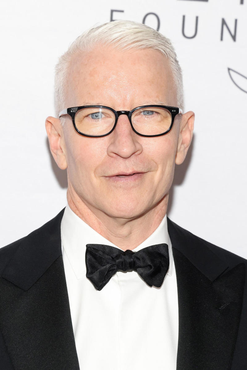Anderson Cooper Lady Gaga, Nick Kroll, Edward Norton, Bella and Gigi Hadid, The Smith siblings, Chevy Chase, Nicola Peltz, Taylor Swift, Sigourney Weaver, Anderson Cooper, Glenn Close, Lily-Rose Depp, The Kardashians, Jake Gyllenhaal, Paris Hilton, Balthazar Getty