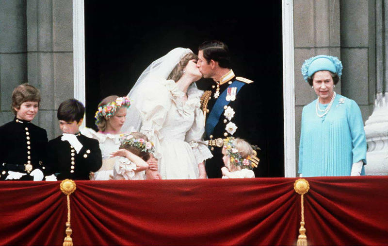 There's an engagement announcement, There's an interview, Royals can't marry Catholics, The most traditional site for a royal ceremony, Wedding dresses are made out of lace, Military uniform, The Royal family pays for the wedding, Special seats, Children are an important part of the wedding, Appearance at Buckingham Palace, Women are required to wear hats, A princess is not always a princess, Princes also have bachelor parties