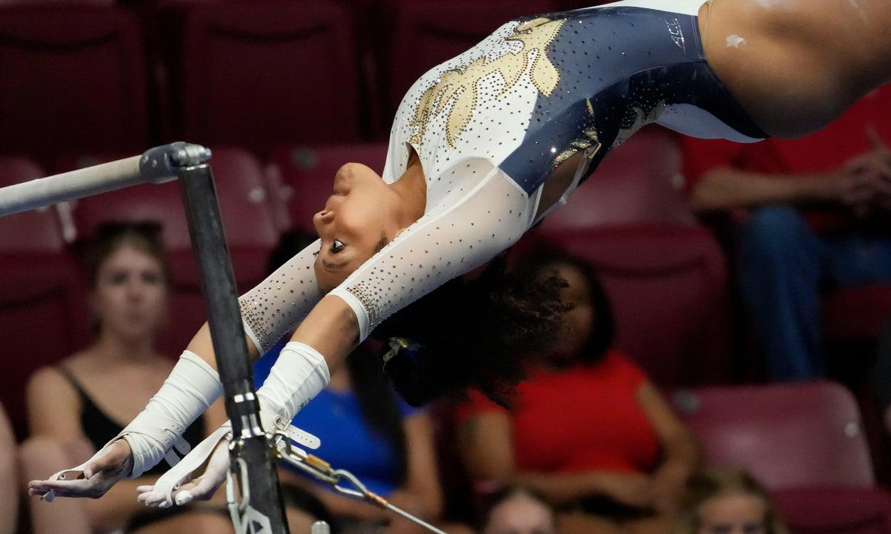 Extraordinary photos from the NCAA Tuscaloosa Gymnastics Regional