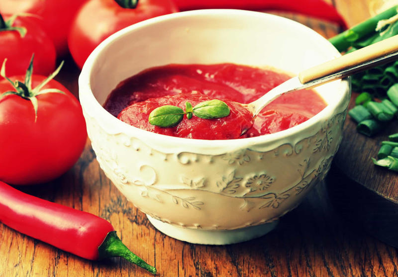 Marinara sauce White rice, Maple syrup, Canned coconut milk, Red wine, Marinara sauce, Meat jerky, Canned tuna, Vanilla extract, Canned tomatoes, Instant coffee