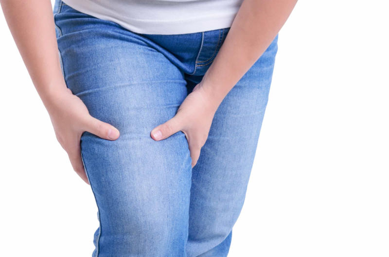 Foot ulcers, Leg cramps, Toe pain, Productive cough, Jaw pain, Leg hair loss, Leg heaviness, Throat tightness, Swollen feet or ankles, Sudden nausea, Irregular heartbeat, Arm or shoulder pain, Chronic fatigue, Abdominal pain, Chronic snoring, Panic attack?, Difficulty breathing, Slow heart rate