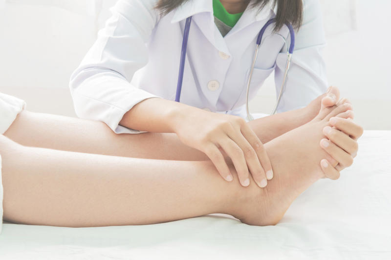 Foot ulcers, Leg cramps, Toe pain, Productive cough, Jaw pain, Leg hair loss, Leg heaviness, Throat tightness, Swollen feet or ankles, Sudden nausea, Irregular heartbeat, Arm or shoulder pain, Chronic fatigue, Abdominal pain, Chronic snoring, Panic attack?, Difficulty breathing, Slow heart rate