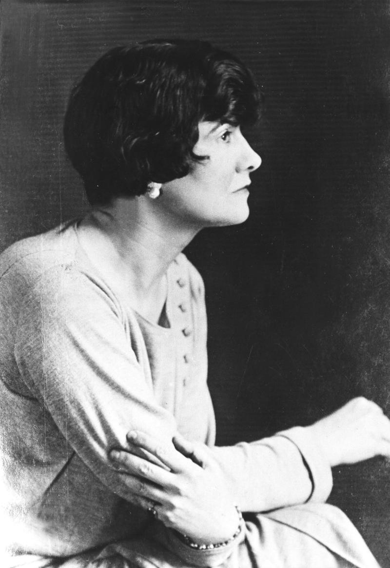 Who was Coco Chanel?, The move to Moulins, Relationships, "Luxury must be comfortable, otherwise it is not luxury", Chanel No. 5, Operation Modelhut, Anti-Semitism, Move to Switzerland, A return to fashion?, 1954 fashion show