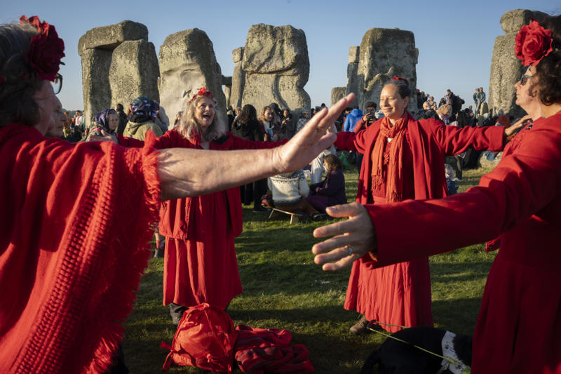 Ancient calendar Stonehenge, How was Stonehenge built?, Complexities, Ancient calendar, Astronomical events, Ritualistic, Early farming communities, Altar stone, Microcosm, Purpose may have been missed, Altar stone installed 2,500 BCE, Second stage, Failure to unite newcomers
