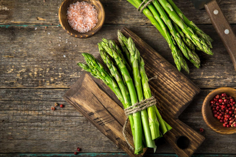 Asparagus High-fiber foods: legumes, High-fiber foods: fruits and vegetables, Probiotic foods: yogurt, Probiotic foods: miso, What about pickles?, Prebiotic foods, Prebiotic foods: asparagus, Synbiotic foods: yogurt and berries, Synbiotic foods: stir fry, Anti-inflammatory foods: walnuts, Polyphenols, Polyphenols: olive oil, Variation, What to avoid: refined sugars, What to avoid: processed foods
