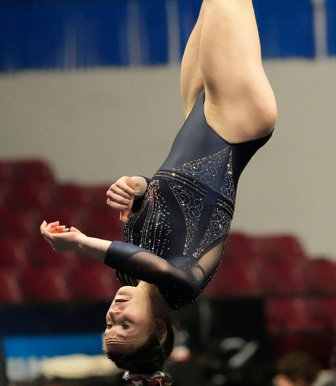 Dazzling photos from Sunday's NCAA Gymnastics Tuscaloosa Regional