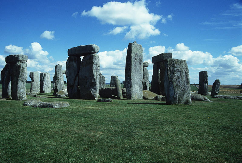 Deliberate Stonehenge, UNESCO World Heritage Site, Summer and winter solstices, Religious significance, Political alliance, Deliberate, Political, World of ancient communities, First contact, Beaker people, New way to look at history