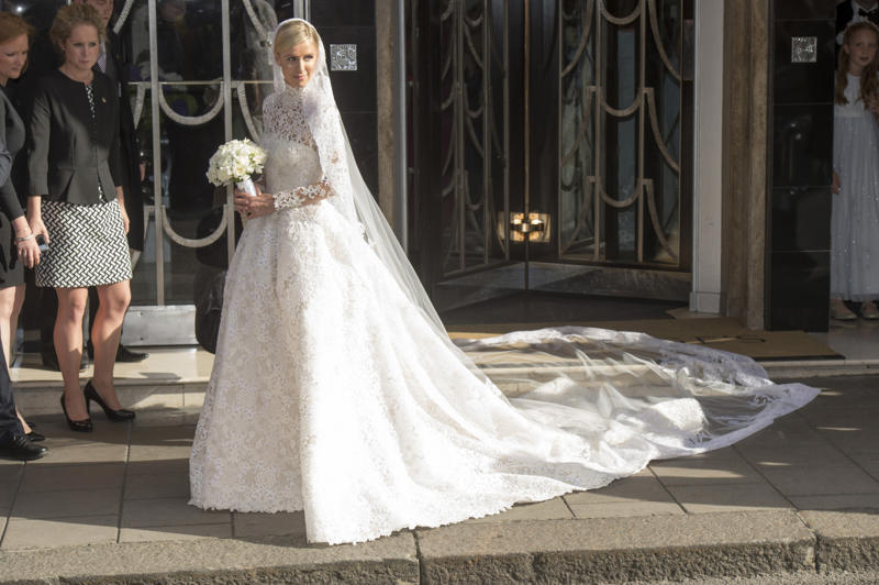 Nicky Hilton Lady Diana Spencer, Pippa Middleton, Audrey Hepburn, Letizia Ortiz, Meghan Markle, Yoko Ono, Camilla Parker Bowles, Elizabeth Taylor, Wallis Simpson, Zara Phillips, Nicky Hilton, Grace Kelly, Michelle Obama, Autumn Kelly, Serena Stanhope, Princess Margaret, Mia Farrow, Poppy Delevingne