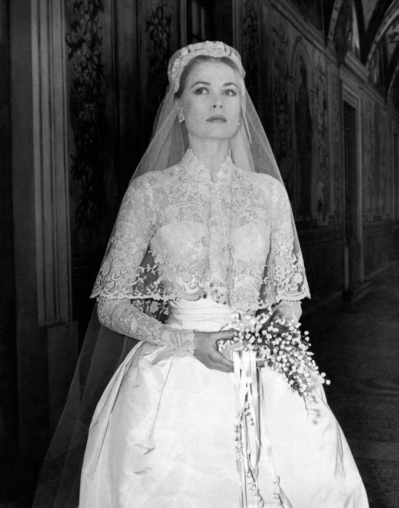 Grace Kelly Lady Diana Spencer, Pippa Middleton, Audrey Hepburn, Letizia Ortiz, Meghan Markle, Yoko Ono, Camilla Parker Bowles, Elizabeth Taylor, Wallis Simpson, Zara Phillips, Nicky Hilton, Grace Kelly, Michelle Obama, Autumn Kelly, Serena Stanhope, Princess Margaret, Mia Farrow, Poppy Delevingne