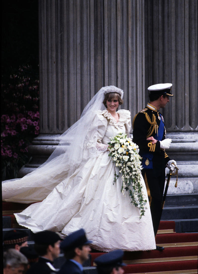 Lady Diana Spencer Lady Diana Spencer, Pippa Middleton, Audrey Hepburn, Letizia Ortiz, Meghan Markle, Yoko Ono, Camilla Parker Bowles, Elizabeth Taylor, Wallis Simpson, Zara Phillips, Nicky Hilton, Grace Kelly, Michelle Obama, Autumn Kelly, Serena Stanhope, Princess Margaret, Mia Farrow, Poppy Delevingne