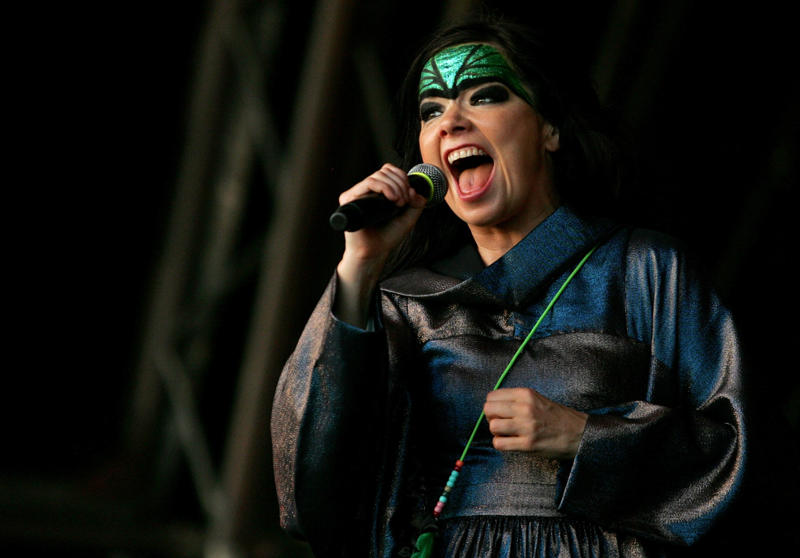 Björk Brad Pitt, Justin Bieber, The 1975, Lady Gaga, Joe Biden, Morgan Freeman, and Mark Zuckerberg, Chris Brown, Selena Gomez, The Beatles, Tyler, The Creator, Harrison Ford, Jon Bon Jovi, Alec Baldwin, Miley Cyrus, Katy Perry, Martin Scorsese, Sacha Baron Cohen, Boy George, Martha Stewart, Mike Tyson, Paris Hilton, Russell Brand, Snoop Dogg, Elton John, Lily Allen, Christian Slater, Busta Rhymes